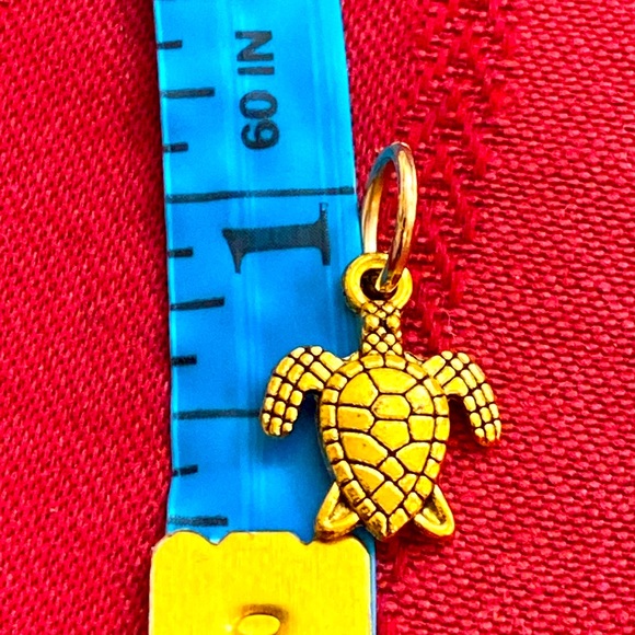 5/$10❤️❤️❤️NEW BRASS TURTLE CHARM PENDANT - Picture 2 of 2